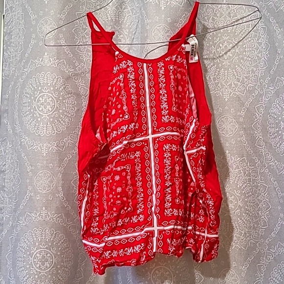 Summer top - Picture 1 of 2